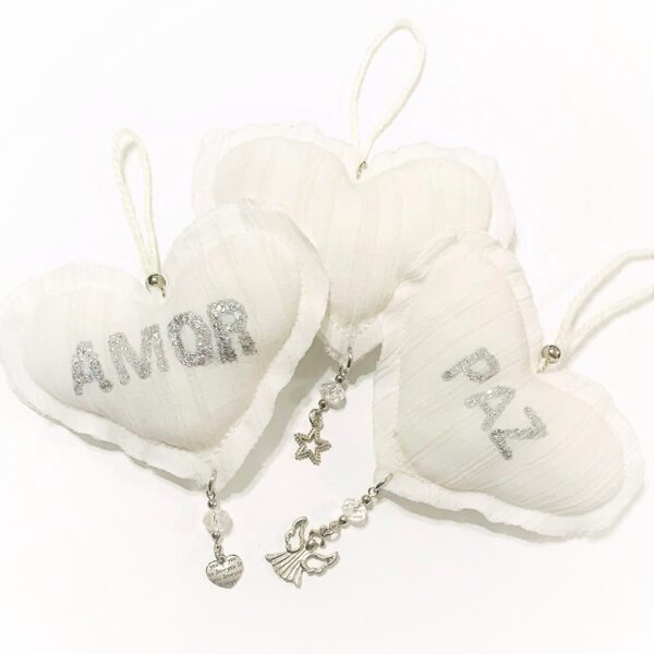 Borlas con cristal de roca y dijes $680