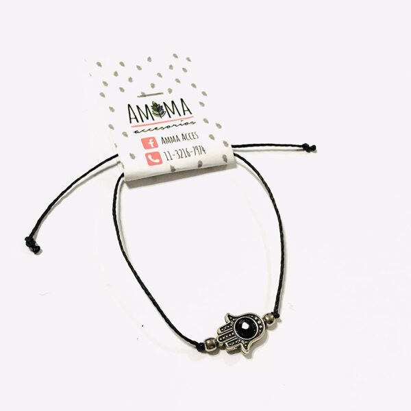 Pulsera en hilo negro con manito de Hamsa $380