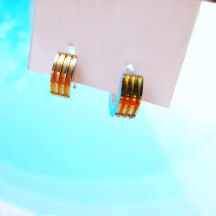 Argollitas mini de acero dorado - $950