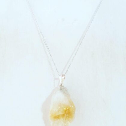 Colgante de acero quirúrgico con dije Punta de CITRINO rústica 