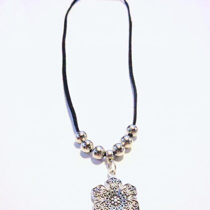 Colgante Choker “FLOWER” - $450